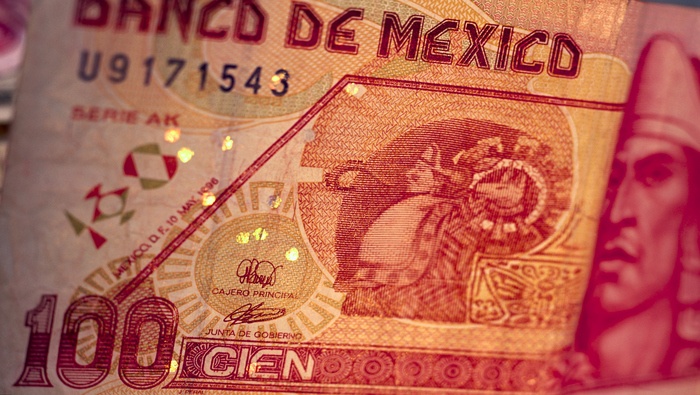 Mexican Peso Outlook Improves amid Receding Political Risks, but Caution is Warranted