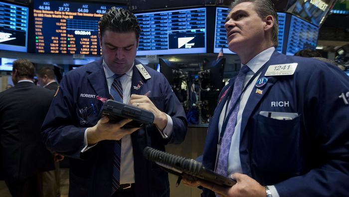 S&P 500 Rises Despite Disastrous US Economic Data, but Recession Fears May Cap Gains