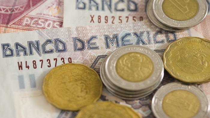 Mexican Peso Gains as Powell Cautions Against a Hasty Move, USD/MXN Tumbles