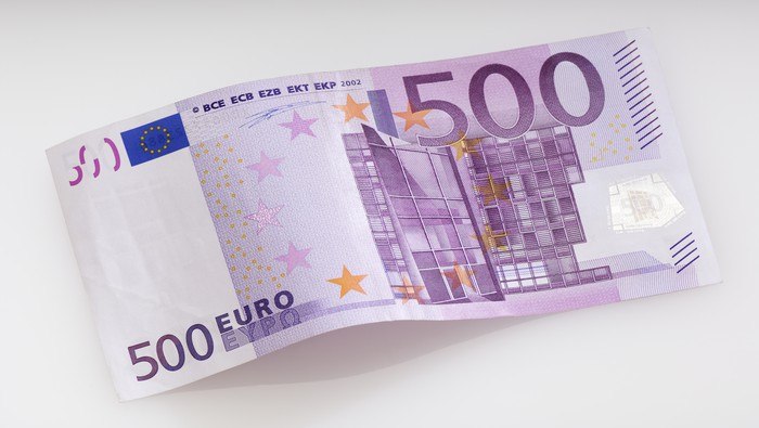 EUR/USD Price Forecast: Euro Fading Into Central Bank Week?