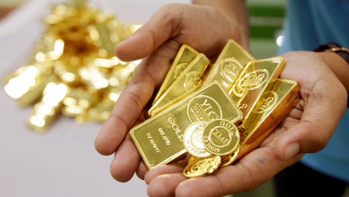 Gold Prices Hold Above $1,800 on Weaker USD, Geopolitical Unrest