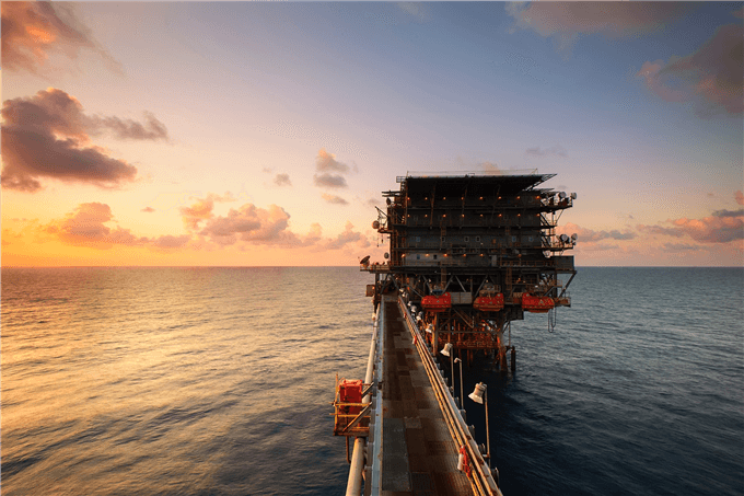 Apprenez à trader sur les cours de pétrole WTI et Brent grâce à ce guide.