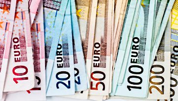 Euro Gains But Broader Markets Yawn as Catalan Crisis Fizzles