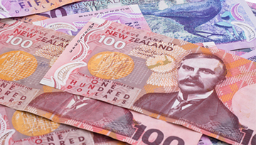 NZ Dollar Falls as Business Confidence Drops to 8-Year Low