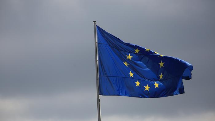 Euro Forecast: EUR/USD on Edge Over Russia-Ukraine Risks, Lagarde Cools ECB Hike Bets