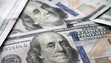US Dollar Regains Momentum, Aims to Capitalize on Market Turmoil