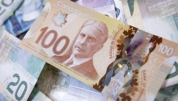 US Dollar Poised to Gain Ground Against Canadian Cousin