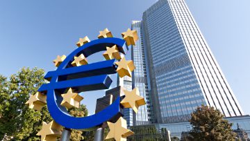 EUR/USD Holds Support Ahead of ECB Minutes: Will Bulls Respond?