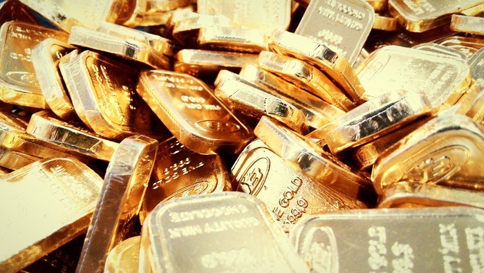 Gold remains on backfoot as investors now see first rate-cut from Fed in May