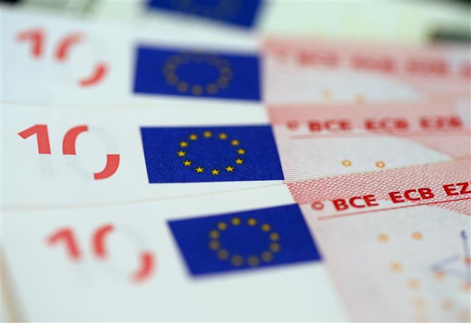 L'euro sous pression face au dollar