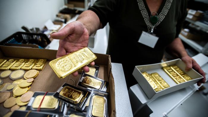 Gold Looks to Defend Key 1800 Level as PCE Inflation Data Nears