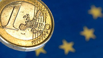 EUR/USD Price Forecast: EUR/USD Looks to ECB Forum for Guidance