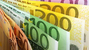 EURUSD Analysis: Pair Receives Boost on German State Inflation