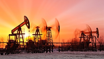 Crude Oil Prices Shrug Off Saudi Export Surge, API Data Up Next