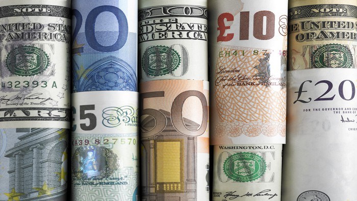 Euro Weekly Forecast: EUR/USD, EUR/GBP Await ECB. Breakout or Breakdown  Ahead?