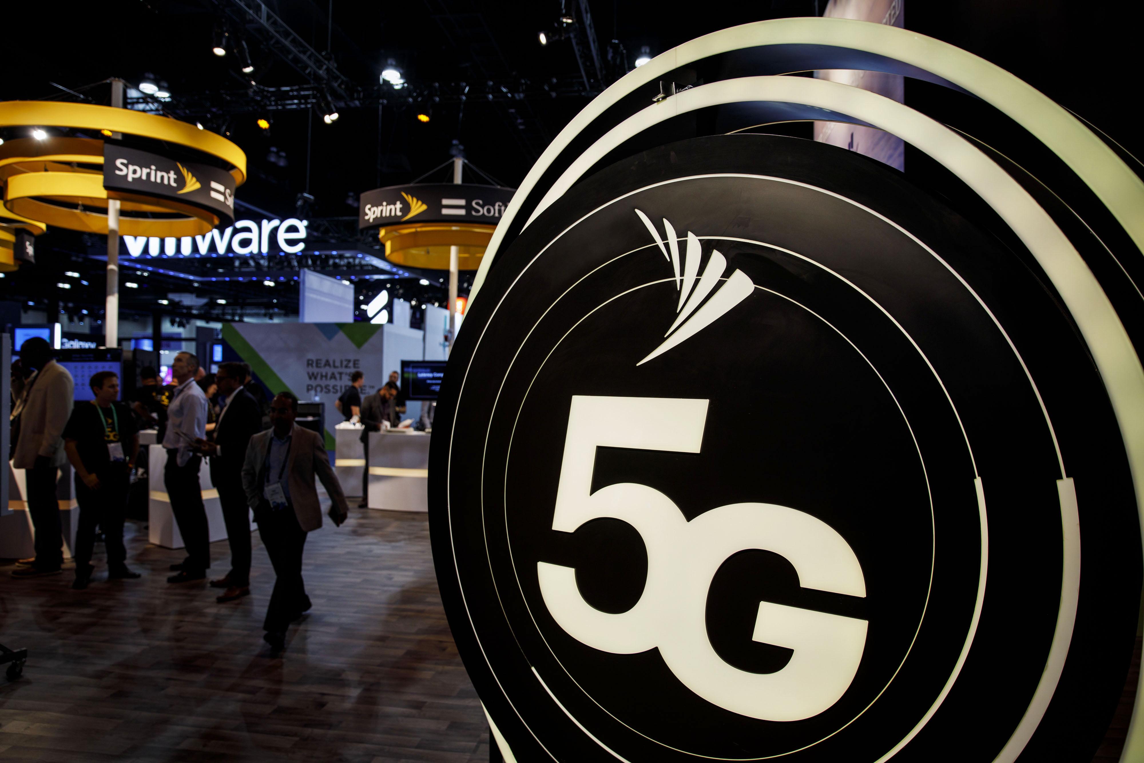 What 5G stocks are worth investing in? | IG Swiss
