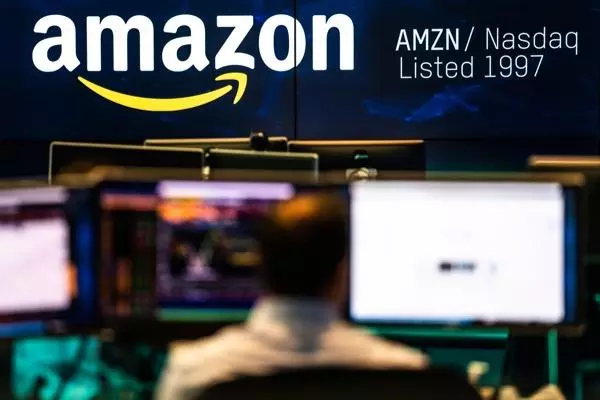 Amazon logo before Amazon Q1 earnings