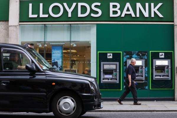 Lloyds share price target analyst analysis ratings buy sell trade stocks uk ftse 100 index