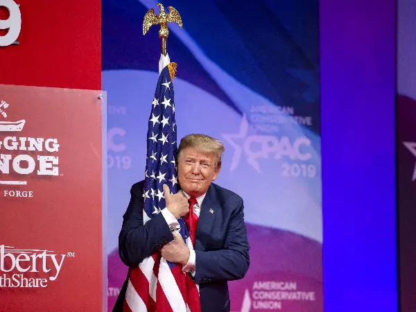 Donald Trump et drapeau américain - US election