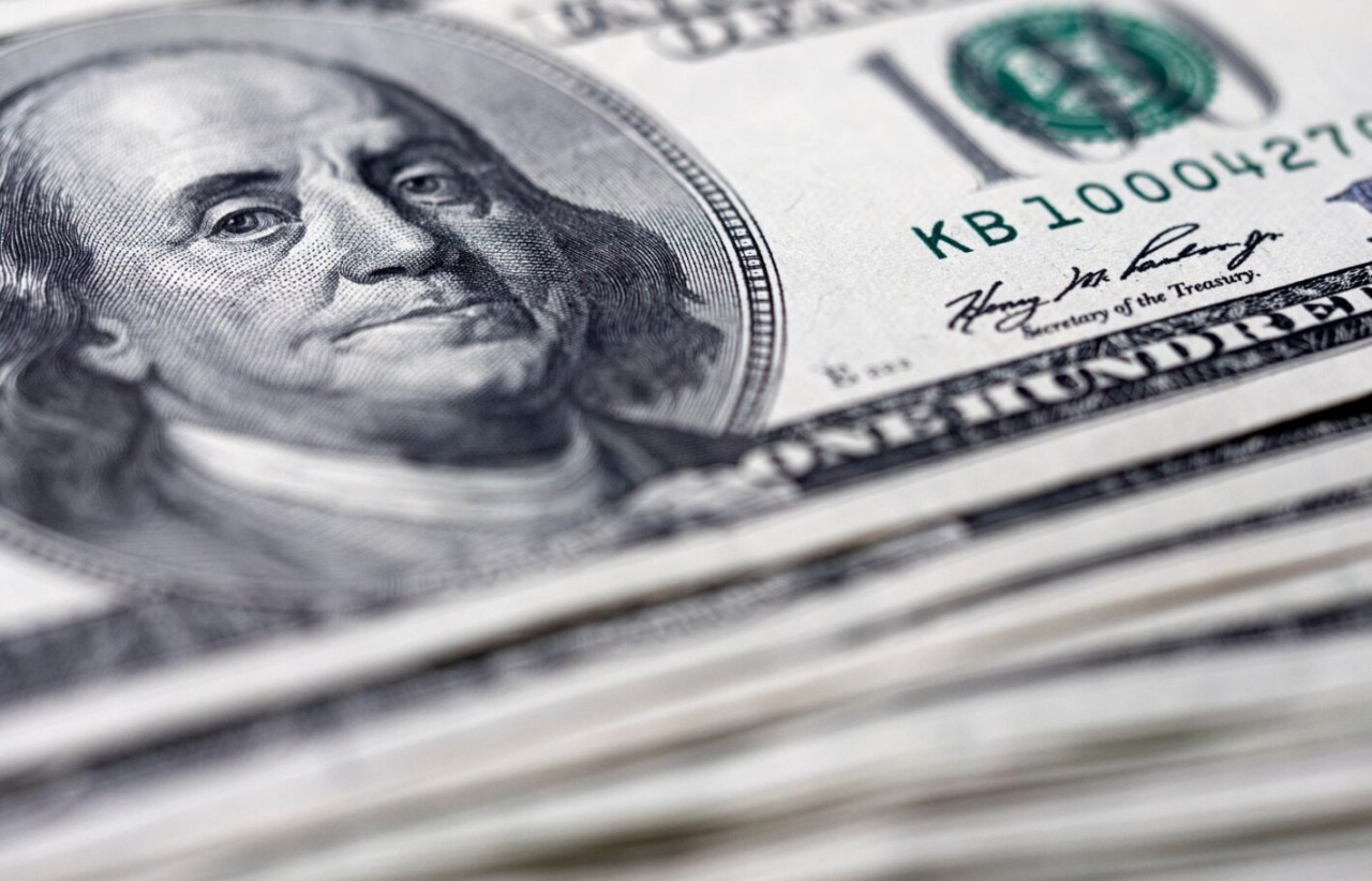 Gold consolidates, key forex pairs test resistance
