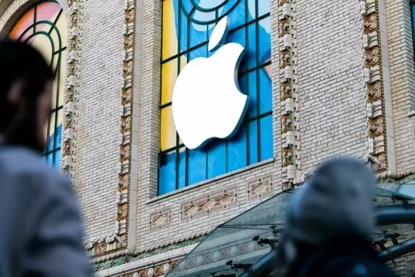 Apple logo after Apple Q2 earnings
