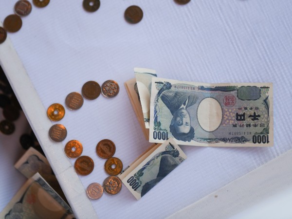 ドル高で日本円が30年ぶり安値に