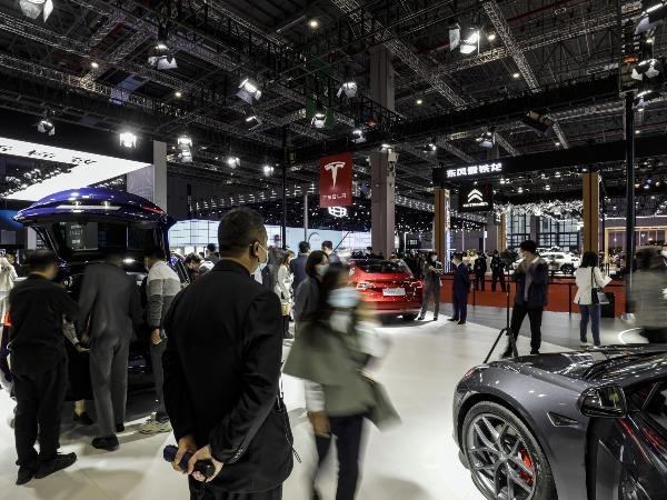 Best Electric Vehicle Ev Stocks Etfs To Watch In 2021 Ig En