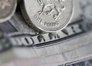 GBP/USD notes and coins