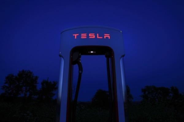 Tesla Share Price Continues To Slide In Pre Market Trading Ig Uk