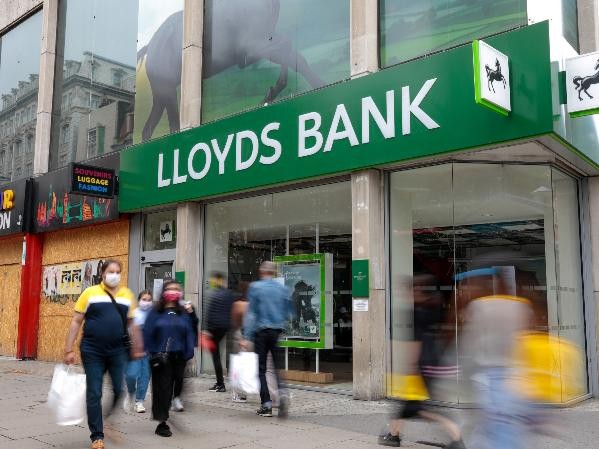 Lloyds shares stocks price target ratings analyst report forecast prediction