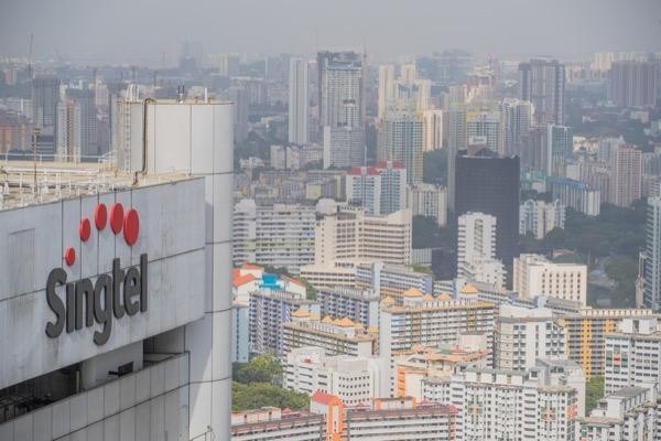 Singtel stocks singapore buy sell watch telecommunications share price target rating