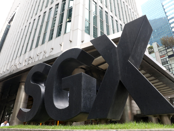 singapore shares stock price target ratings buy trade watch analyst results singtel sia keppel sgx lendlease
