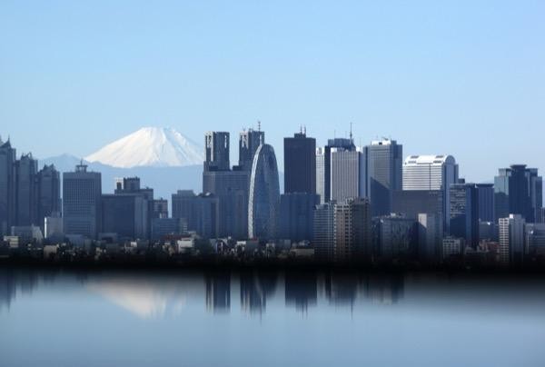 しまむら 株価が1年半ぶりに1万円台 21年2月期業績予想引き上げで